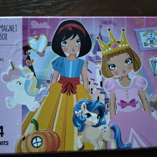 AS Magnet Box Princesses like new