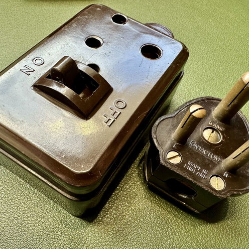 Vintage English Type Bakelite Switch Socket Contactum BS 546 like new