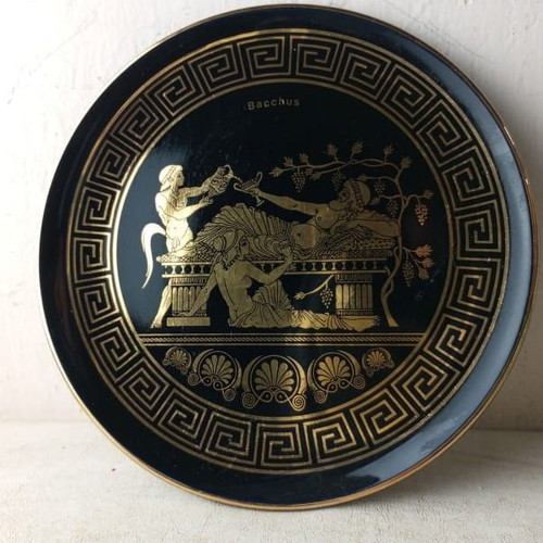 Decorative plate with gold details like new, diameter 0.23
