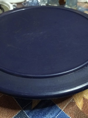 Large Bowl with Airtight Blue Lid like new