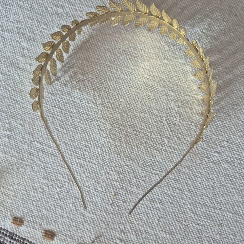 Hairband gold color like new