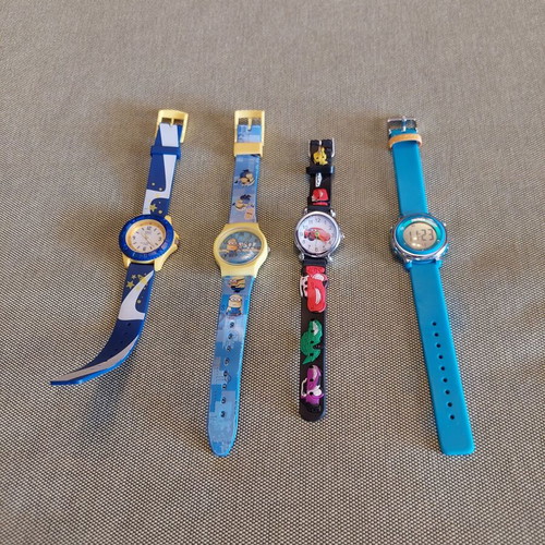 Children's watches like new, pack of 4 multicolored