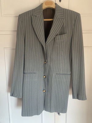 Dolce Domenica women's pinstripe suit like new, grey