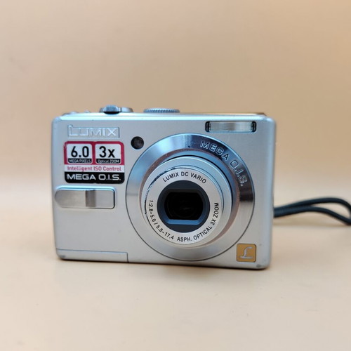 Panasonic Lumix DMC-LS60 camera used with AV cable and 512MB memory card