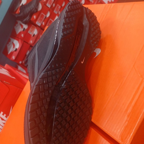 Nike Pegasus Air Zoom new, black athletic shoes