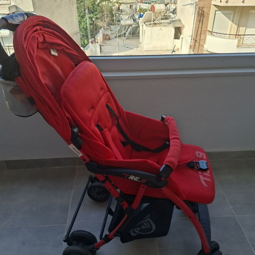 Lightweight stroller used, ideal for newborns up to 15 kg