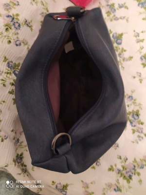 Blue toiletry bag like new with inner pocket 30x20x9
