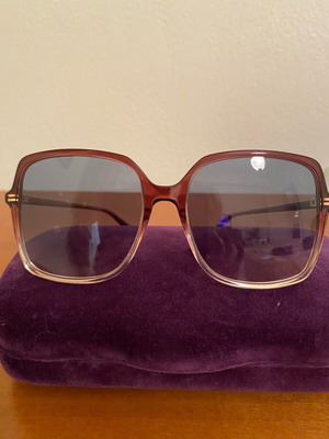 Gucci sunglasses like new
