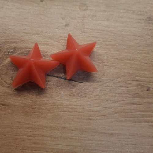 Wax melts, pack of 10, 5 stars and 5 hearts with amber vanilla scent, handmade