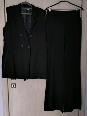 Suit set with vest