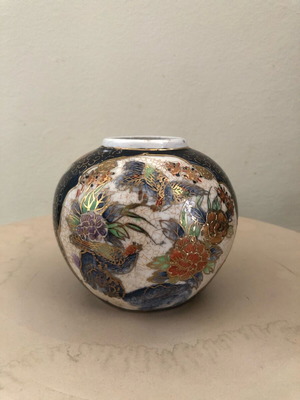 Small Chinese Vase like new, handmade