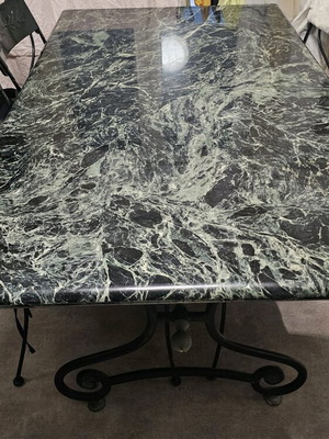 Marble table Verde Alpi with wrought iron base and 4 chairs like new