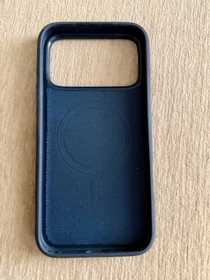 Θήκη iPhone 17Pro Max Techwooden σαν καινούργιο