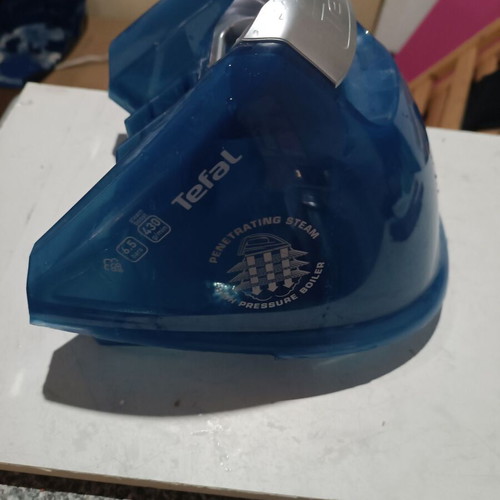 Tefal GV8962 steam iron water tank like new
