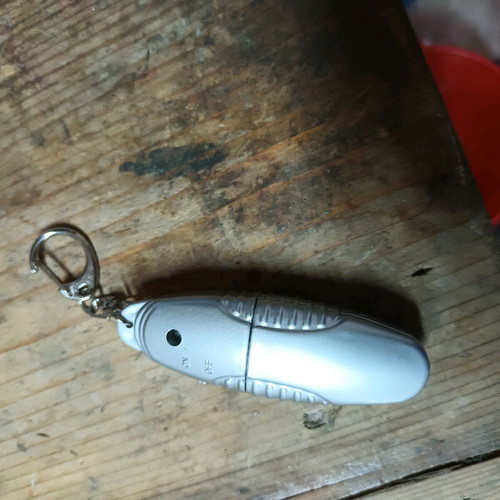 Battery flashlight keychain with led bulb like new