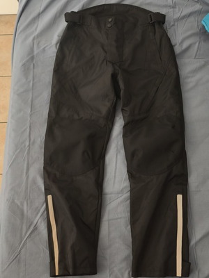 Motorcycle pants large, new, waterproof with knee protectors and vents