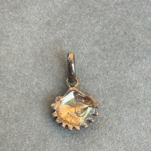Shell pendant used, made of silver 2.5 g