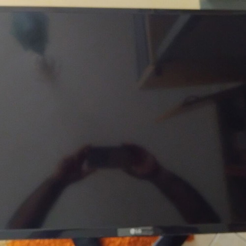 LG 32" TV Panel used with frame, cables and LED bars