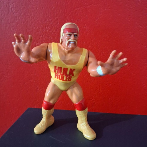 WWF Hulk Hogan action figure 1990 used, Hasbro collectible