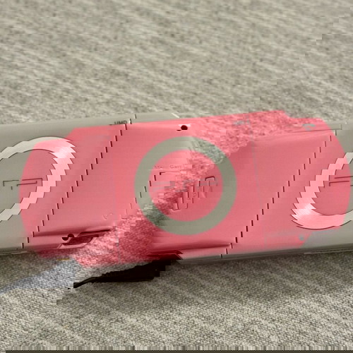 Sony PSP-1004 ροζ σαν καινούργιο με παιχνίδι και φορτιστή