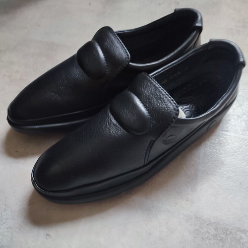 Ecco Soft men's leather slip-on shoes size 42, black