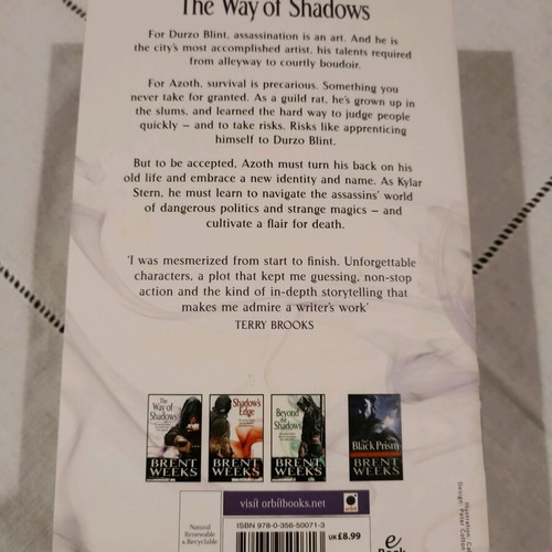 The Way of Shadows Brent Weeks book like new, English