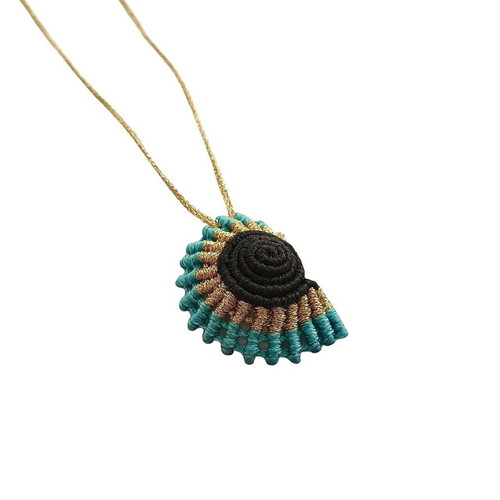 Women’s handmade nautilus shell necklace new, black and gold