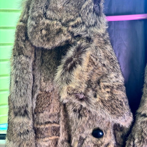 Synthetic fur size large like new, beige
