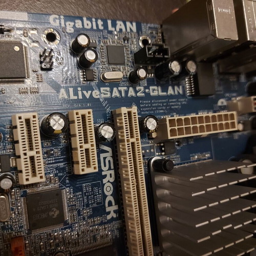 AsRock ALiveSATA2-GLAN Socket AM2 motherboard used, 2 RAM slots not working