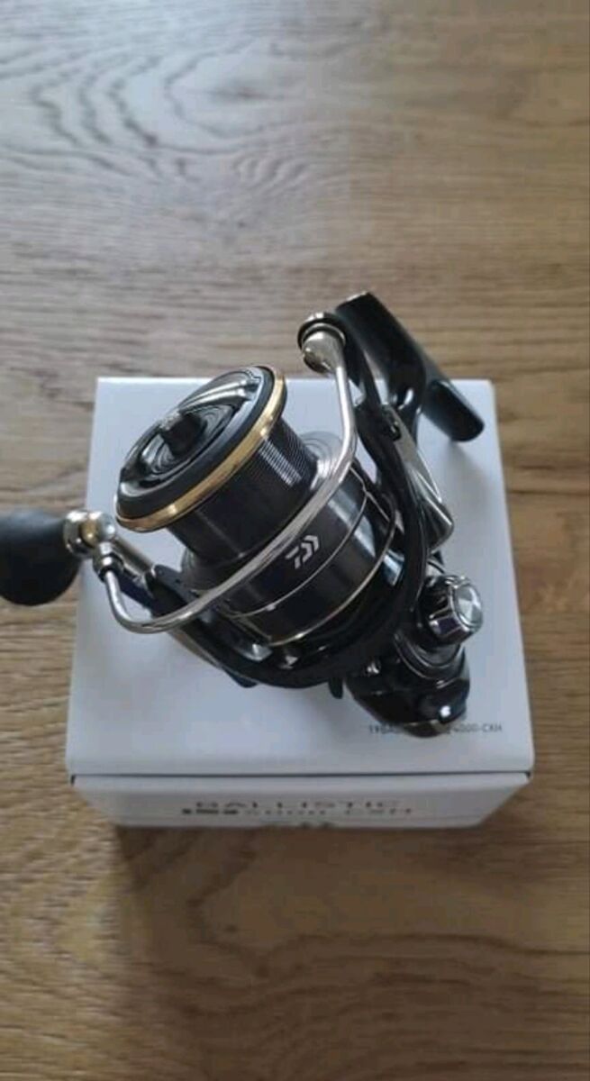 Daiwa 19 Ballistic LT 4000-CXH like new - € 200,00 - Vendora.cy