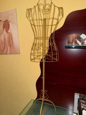 Vintage μεταλλική κούκλα ραπτικής σαν καινούργιο, elegant διακοσμητικό