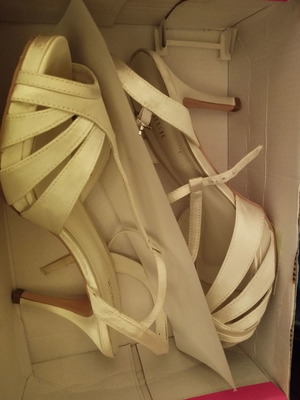 Νυφικά πέδιλα Meinbur μεταχειρισμένα, νούμερο 38-39, χαμηλό τακούνι