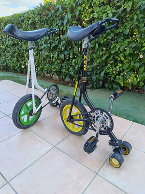 Training unicycles pack of 2 like new with training wheels