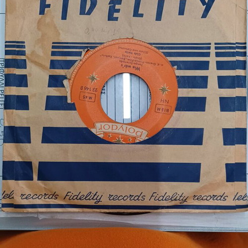 45 rpm vinyl record used, 45 turns disc