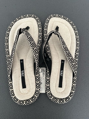 Zara дамски сандали нови, номер 39, черно и бежово