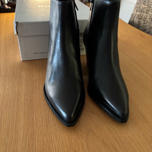 Pinko leather ankle boots new, size 38, black