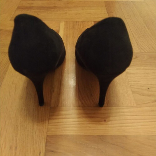 Classic black suede high heel pumps size 39 like new