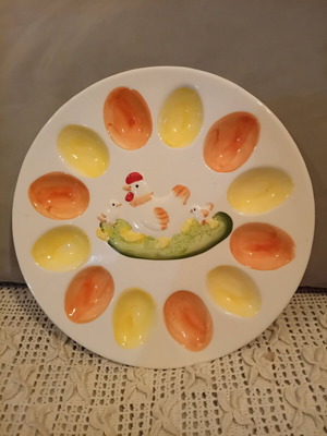 Easter egg holder like new