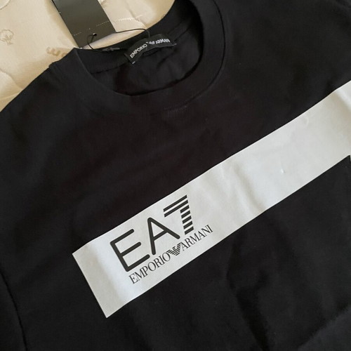 EA7 Emporio Armani T-Shirt black logo like new with tag