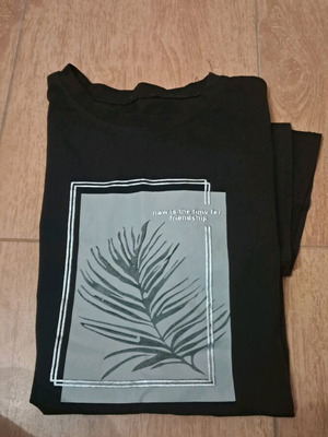 Black short-sleeve summer t-shirt size L/XL like new