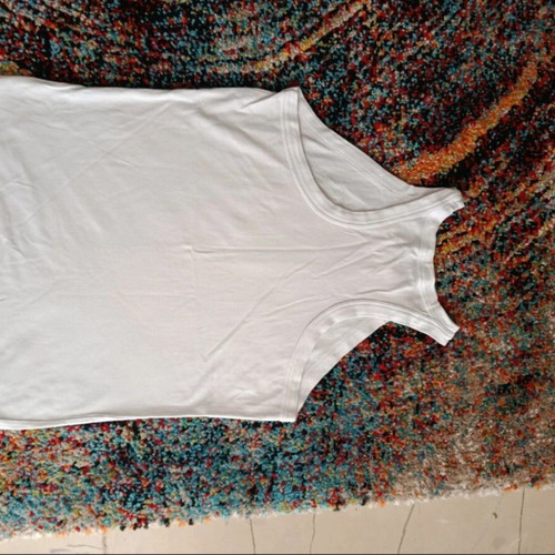 United Colors of Benetton tank top size Medium like new, white