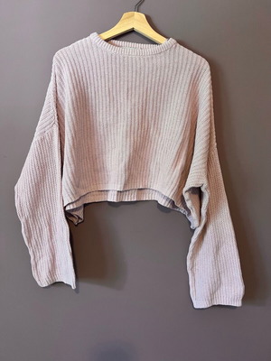 Crop ροζ πουλόβερ Bershka μεταχειρισμένο με φαρδιά μανίκια oversized