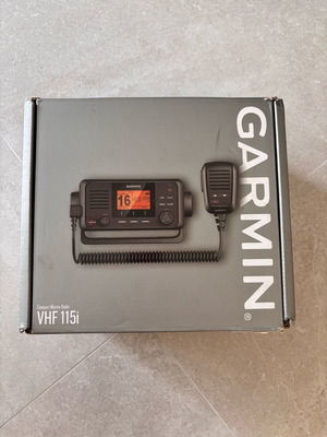 Garmin VHF 115i Marine Radio GPS DSC new