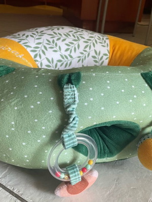 Sophie la Giraffe Baby Chair like new