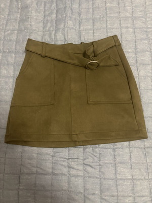 Bershka khaki suede mini skirt, size M, zipper defect