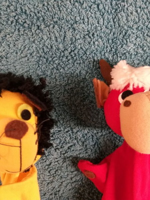 Pop-up lion and cow puppets in cone shape, set of 2