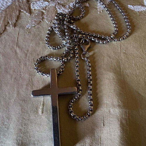 Unisex pendant made of 316L steel like new, silver color
