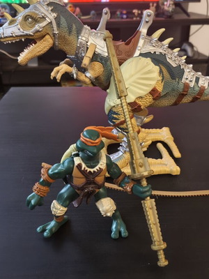 TMNT Paleo Patrol Dino Runners Allosaurus & Michelangelo Playmates 2006 set
