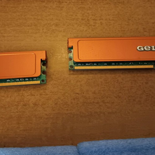 DDR2 PC RAM 2x1GB like new, 2GB total for desktop
