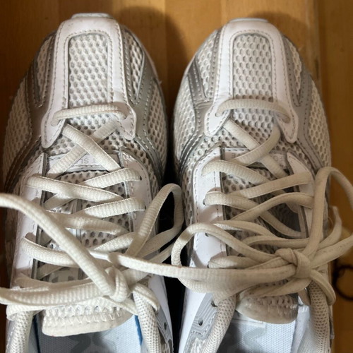 Under Armour sneakers like new, size 36.5, white